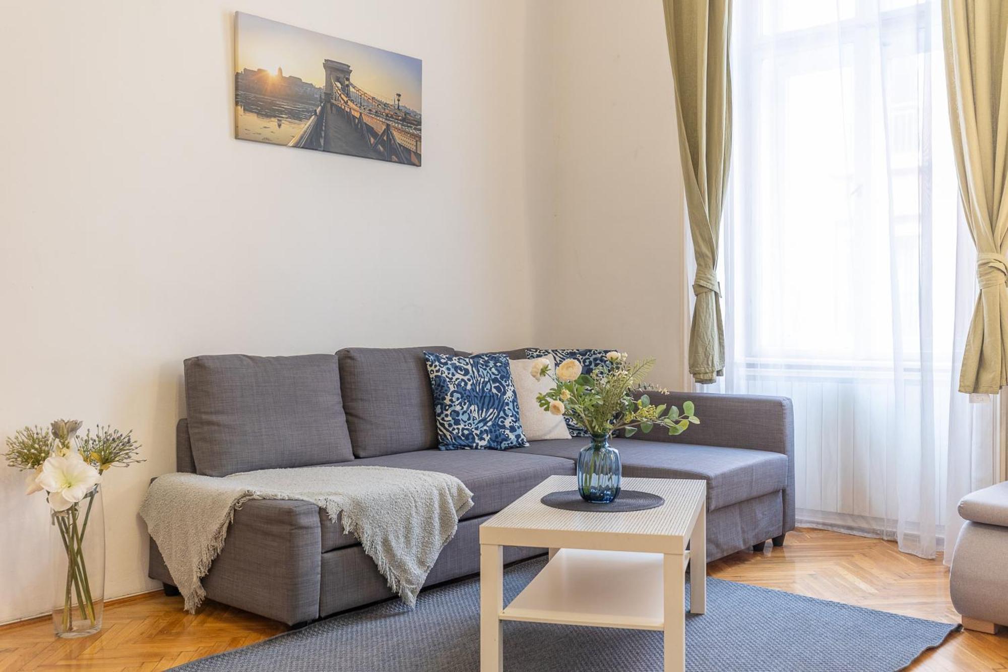 Raday Corner Apartment — Photos 1